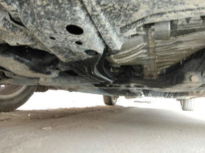 发动机挡板异常干净，是漏油信号还是正常现象？